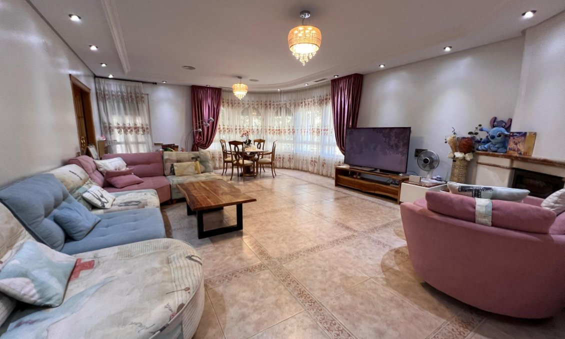 Resale - Villa -
Callosa de Segura - Callosa De Segura