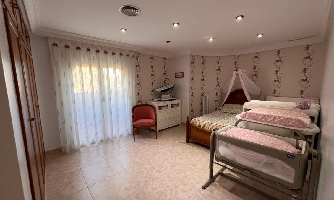 Resale - Villa -
Callosa de Segura - Callosa De Segura