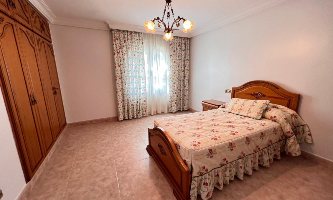 Resale - Villa -
Callosa de Segura - Callosa De Segura