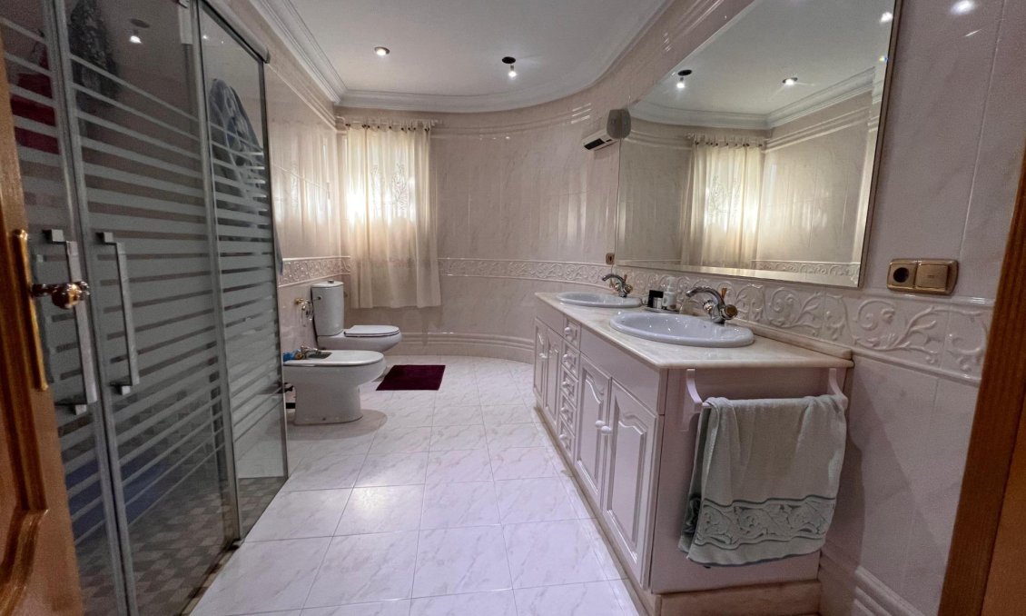 Resale - Villa -
Callosa de Segura - Callosa De Segura