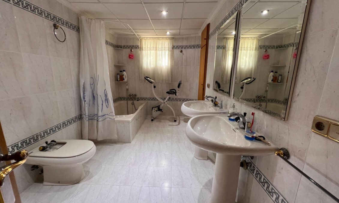 Resale - Villa -
Callosa de Segura - Callosa De Segura