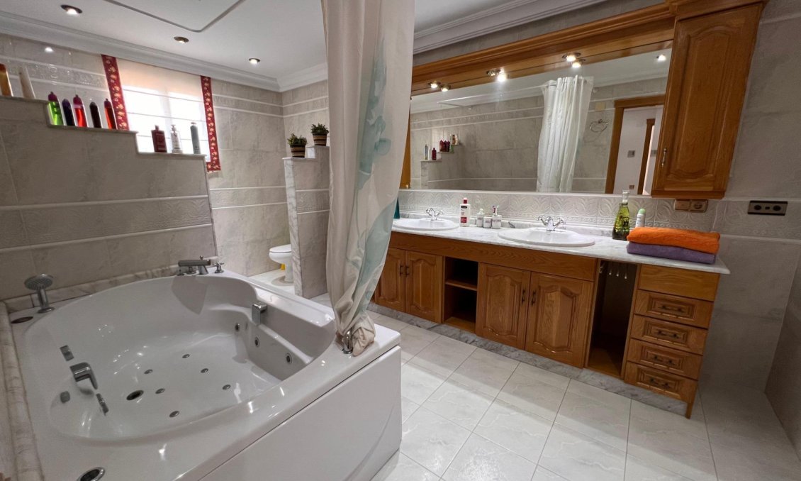 Resale - Villa -
Callosa de Segura - Callosa De Segura