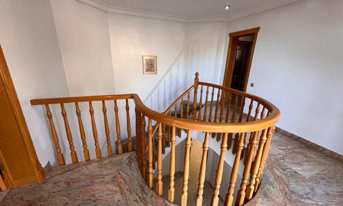 Resale - Villa -
Callosa de Segura - Callosa De Segura