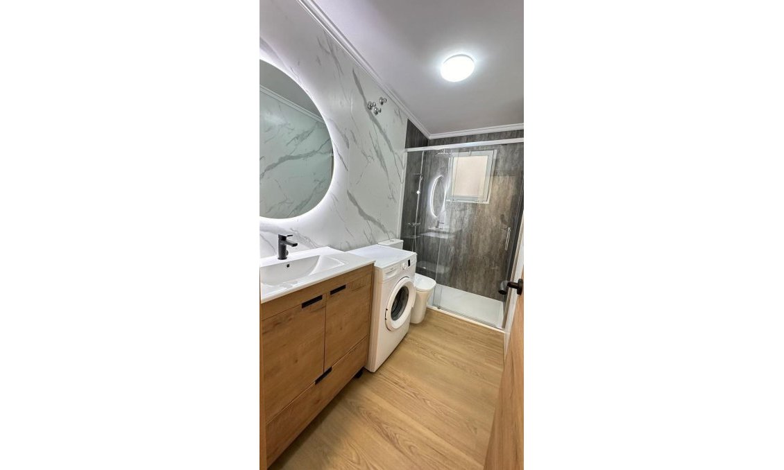 Resale - Apartment -
Torrevieja - Playa del Cura