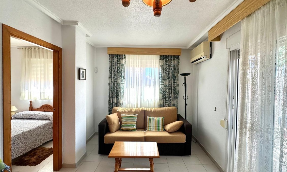 Revânzare - Mansardă -
Torrevieja - Acequion