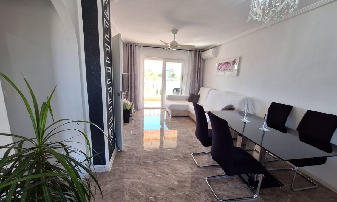 Wiederverkauf - Wohnung -
Orihuela Costa - La Zenia