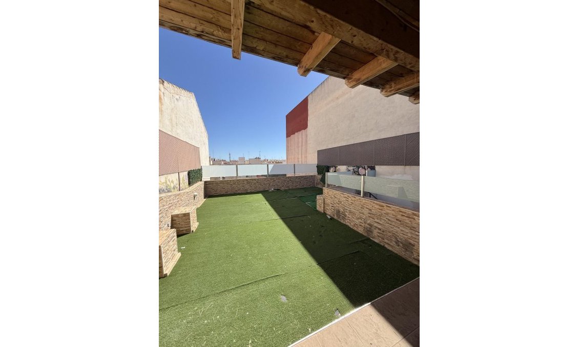 Resale - Town House -
Torrevieja