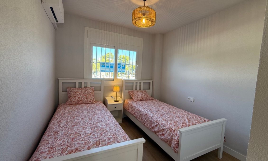 Wiederverkauf - Wohnung -
Orihuela - Inland