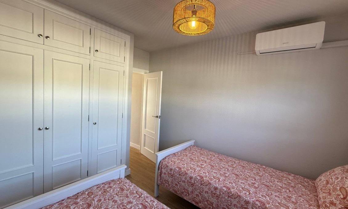 Wiederverkauf - Wohnung -
Orihuela - Inland