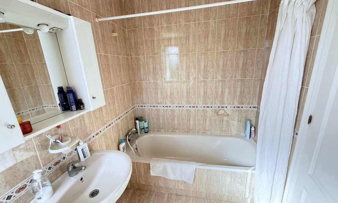 Segunda mano - Apartamento -
Orihuela Costa - Campoamor