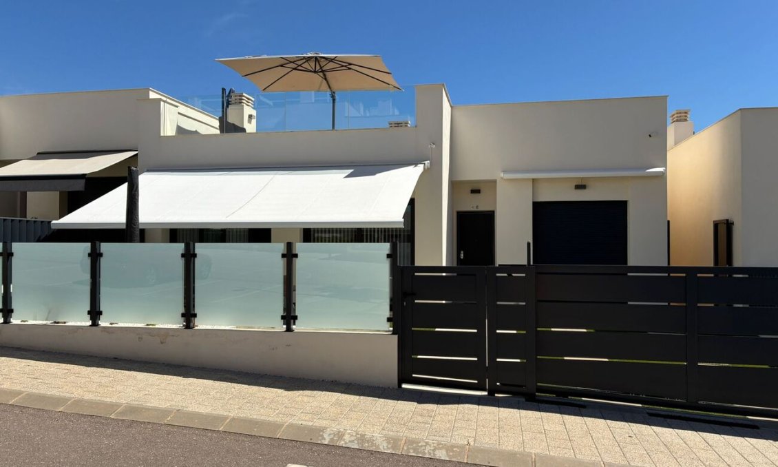 Wiederverkauf - Villa -
Lo Romero Golf - Costa Blanca