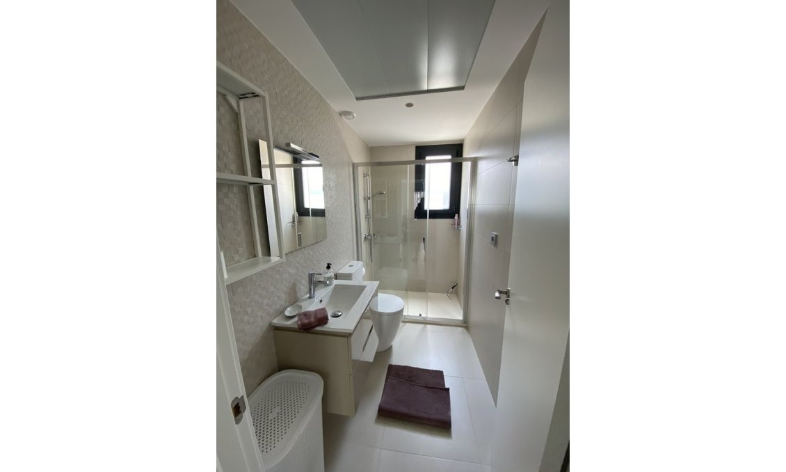 Wiederverkauf - Villa -
Lo Romero Golf - Costa Blanca