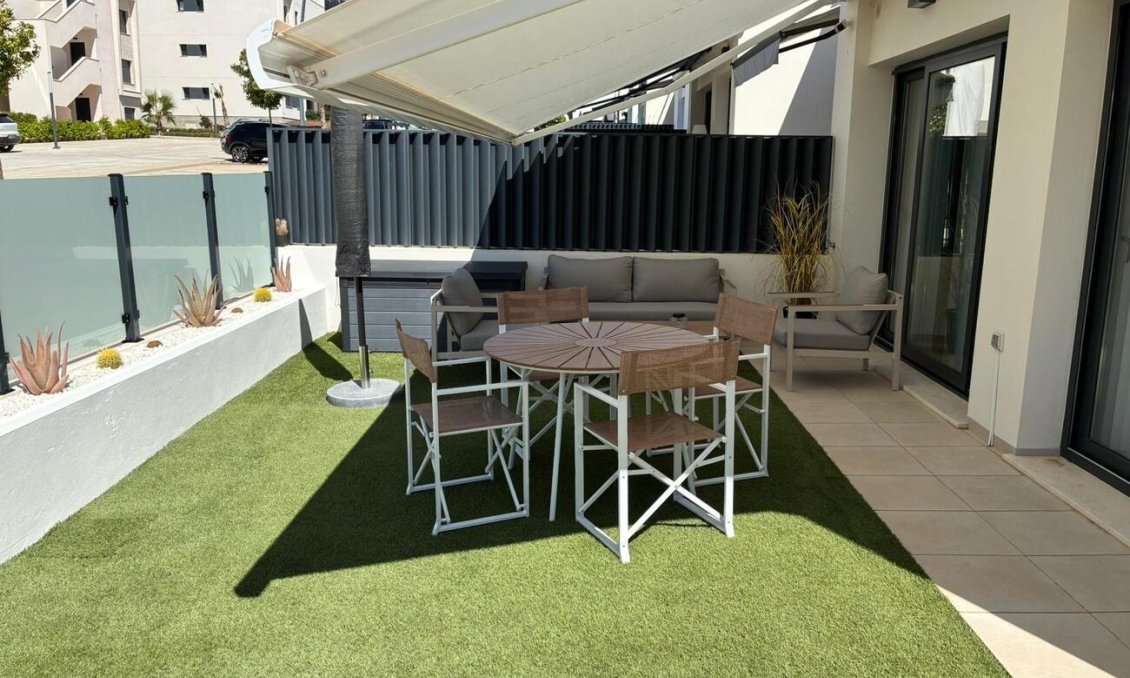 Wiederverkauf - Villa -
Lo Romero Golf - Costa Blanca