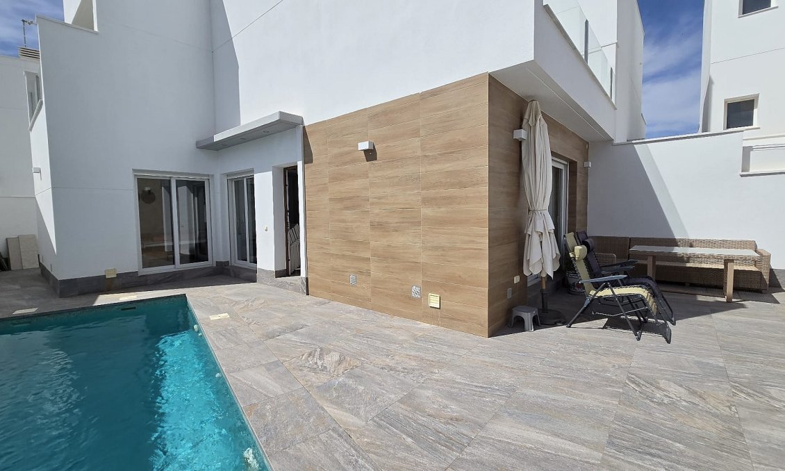 Segunda mano - Villa -
San Pedro del Pinatar - Costa Calida