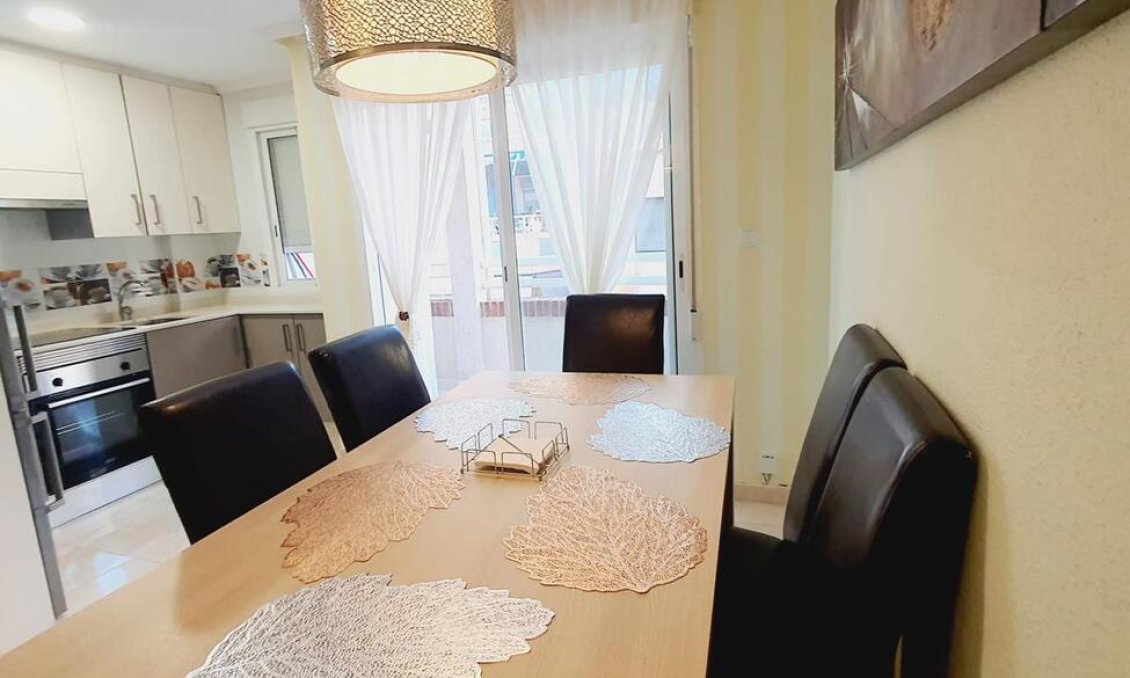 Resale - Apartment -
Torrevieja - Centro