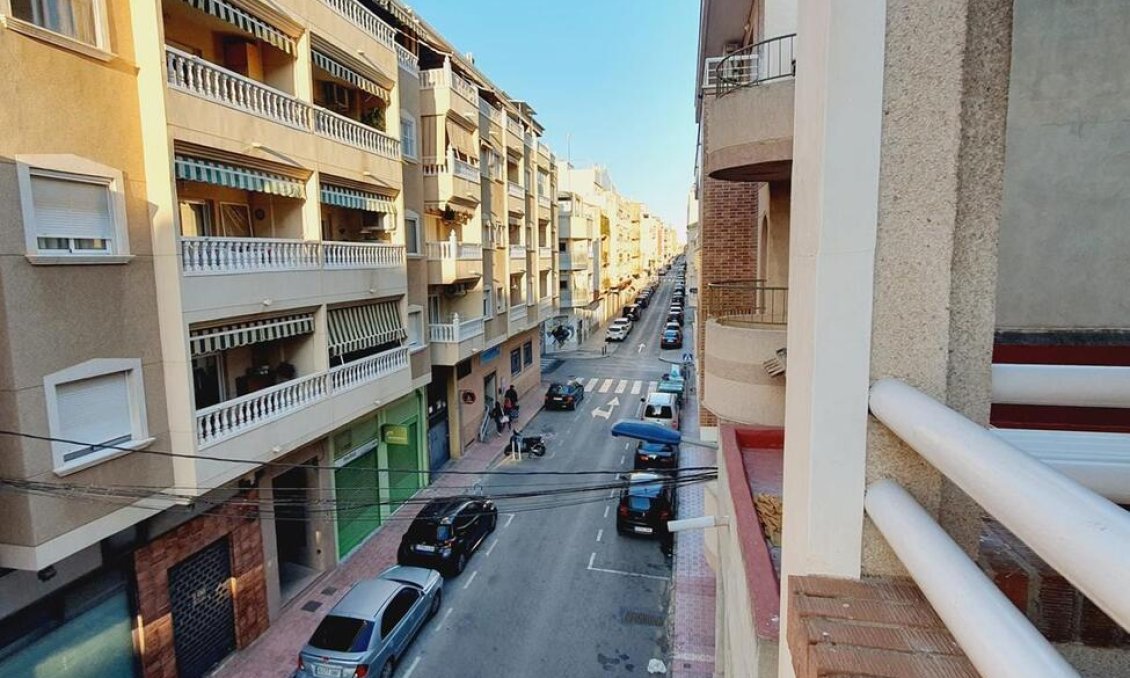 Resale - Apartment -
Torrevieja - Centro