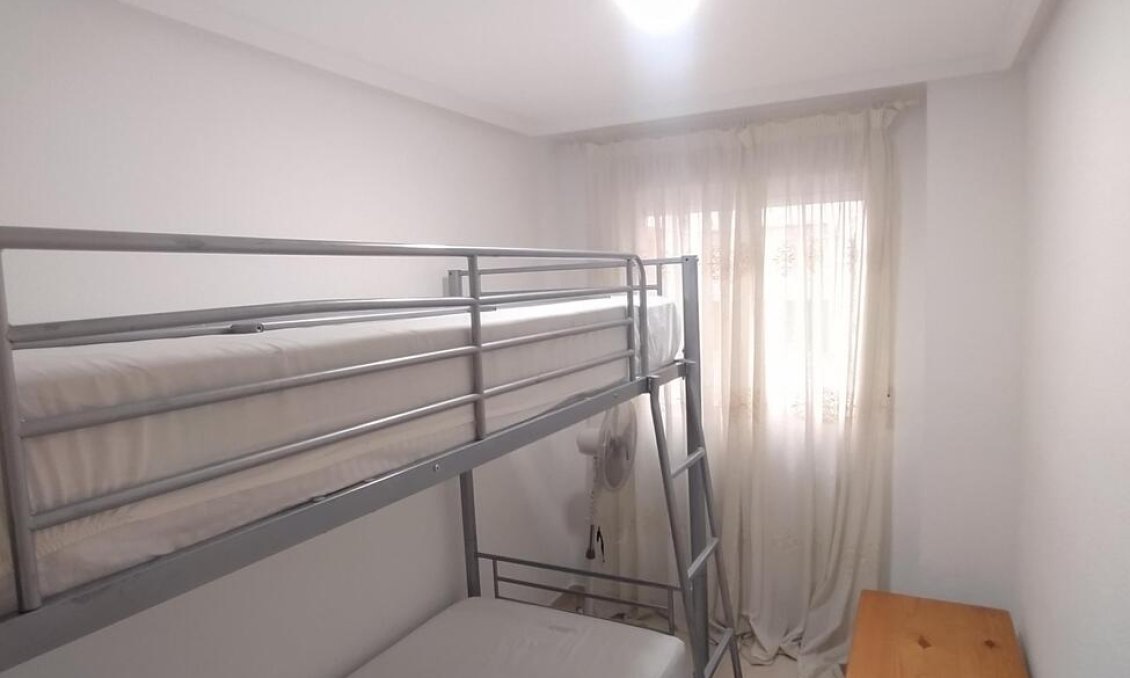 Resale - Apartment -
Torrevieja - Centro