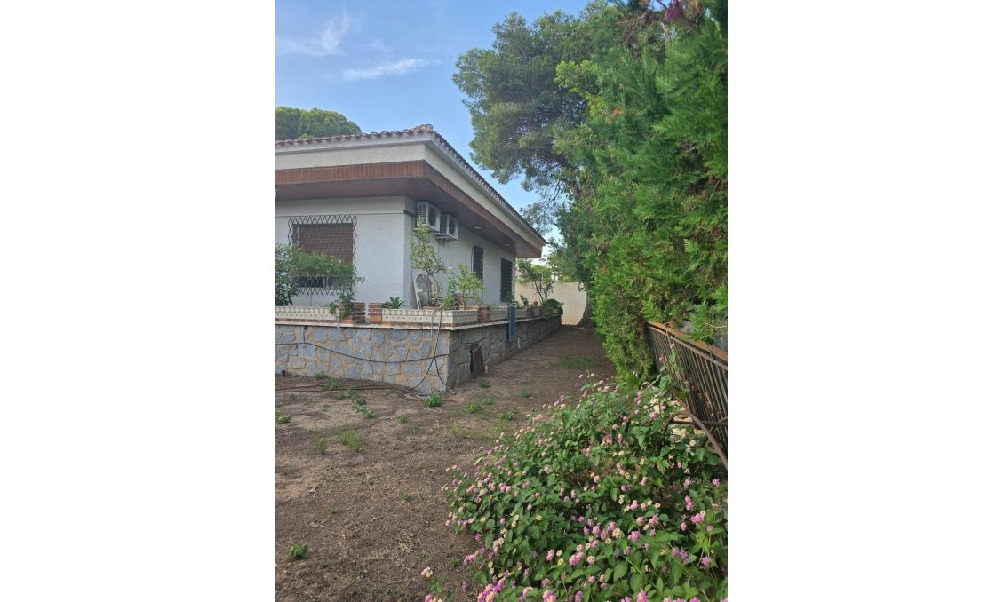 Revente - Villa -
Orihuela Costa - Campoamor