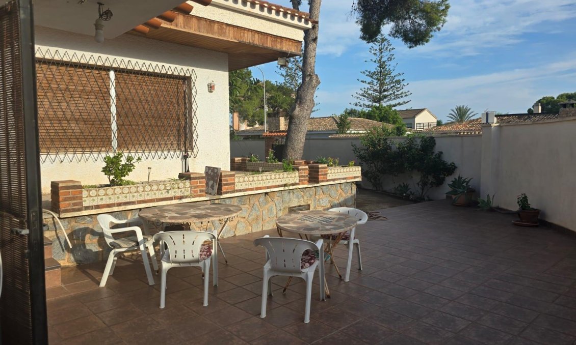 Revente - Villa -
Orihuela Costa - Campoamor