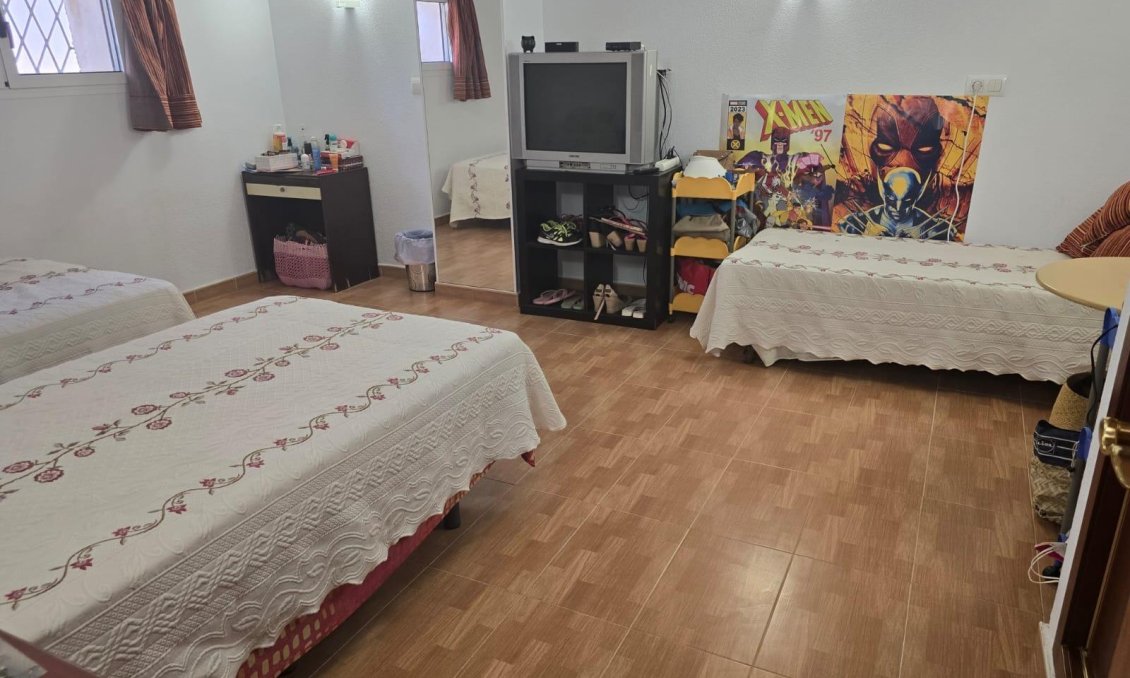 Revente - Villa -
Orihuela Costa - Campoamor