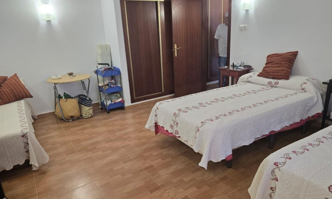 Revente - Villa -
Orihuela Costa - Campoamor