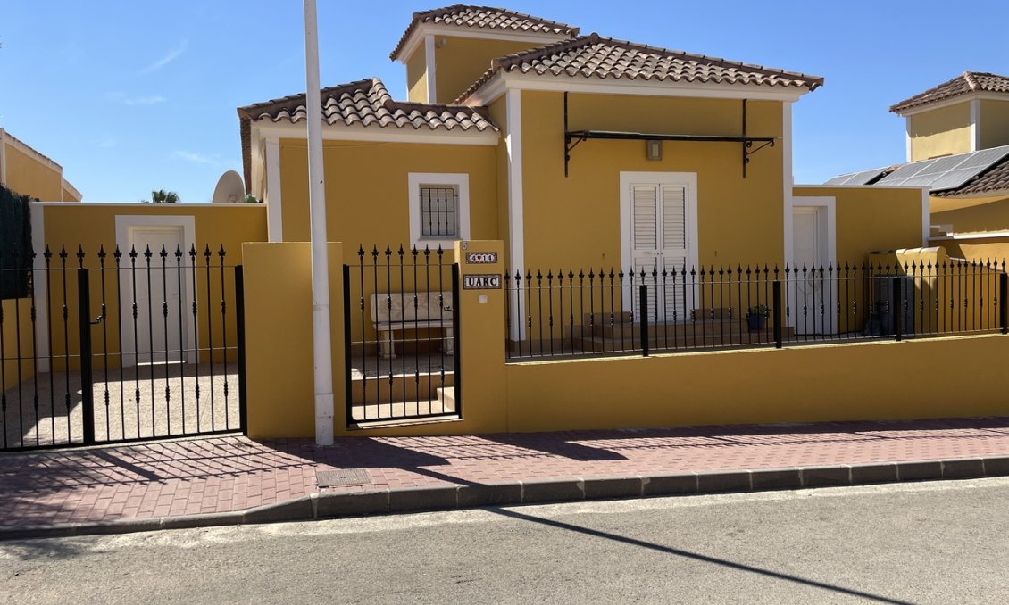 Wiederverkauf - Villa -
Mazarron Country Club - Inland