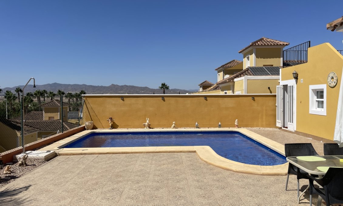 Wiederverkauf - Villa -
Mazarron Country Club - Inland