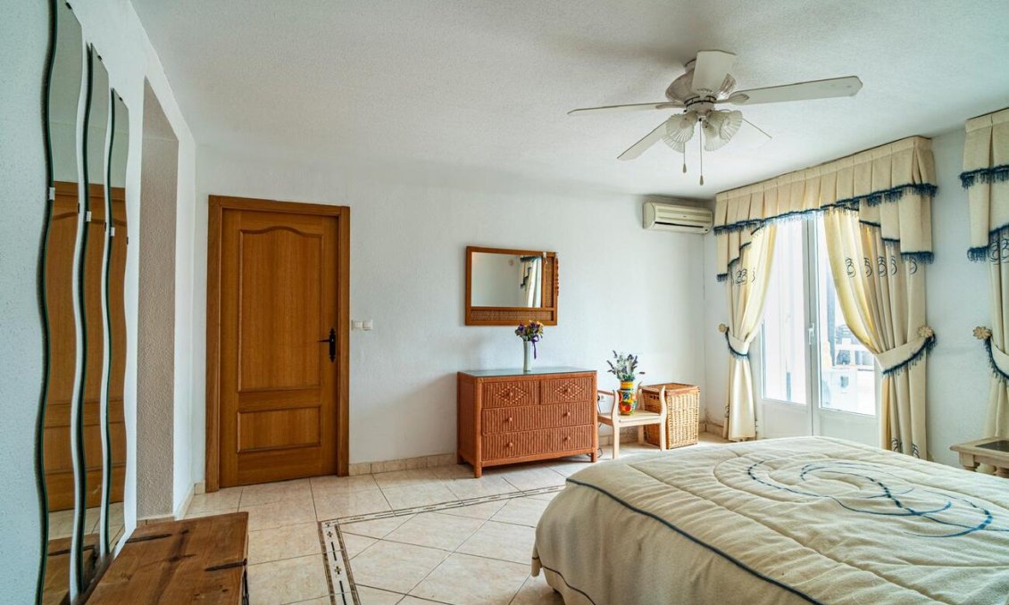 Revente - Villa -
Orihuela