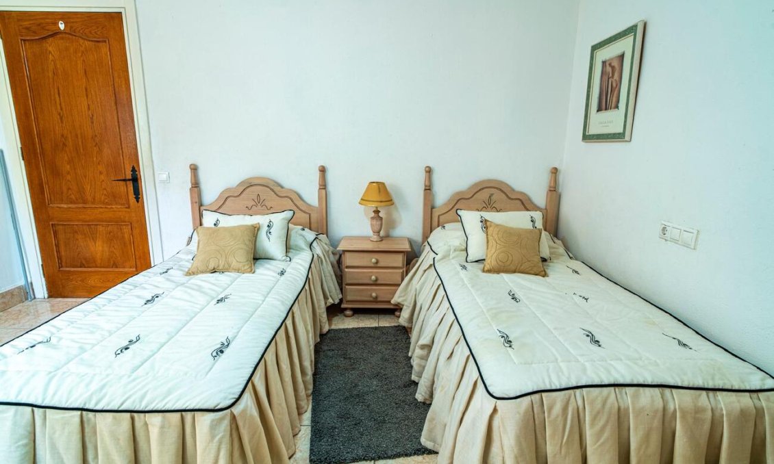 Revente - Villa -
Orihuela