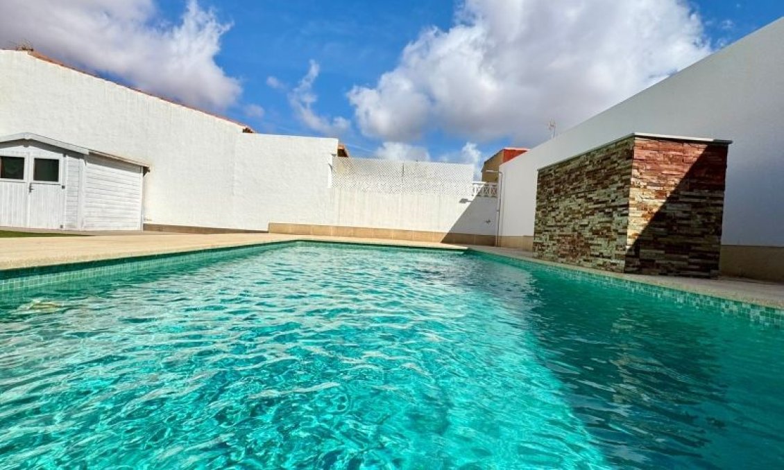 Resale - Villa -
Torrevieja - Costa Blanca