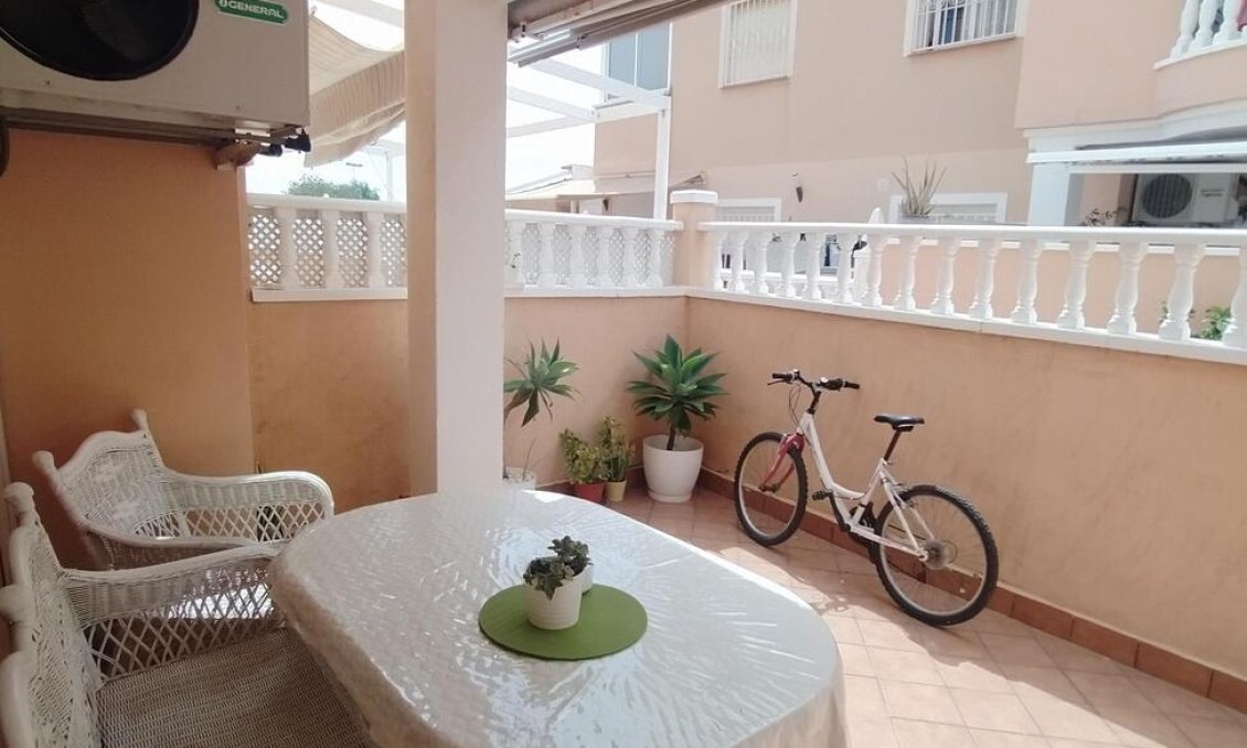 Wiederverkauf - Bungalow -
Torrevieja - LA VELETA MAR AZUL