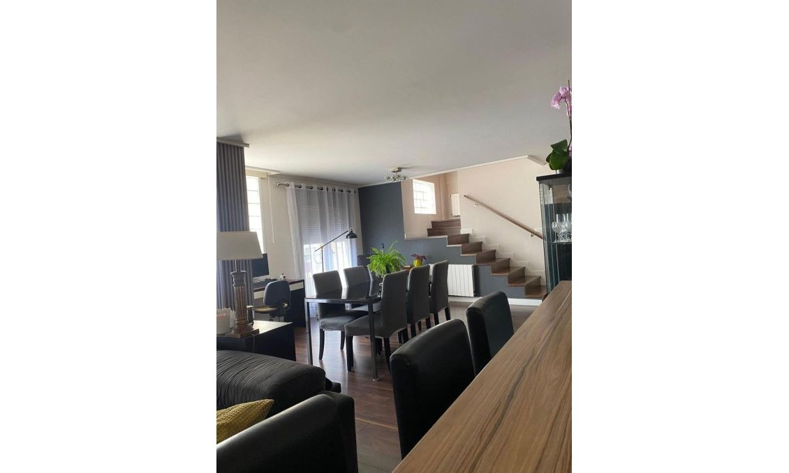 Wiederverkauf - Villa -
Torrevieja - Centro - Muelle Pesquero