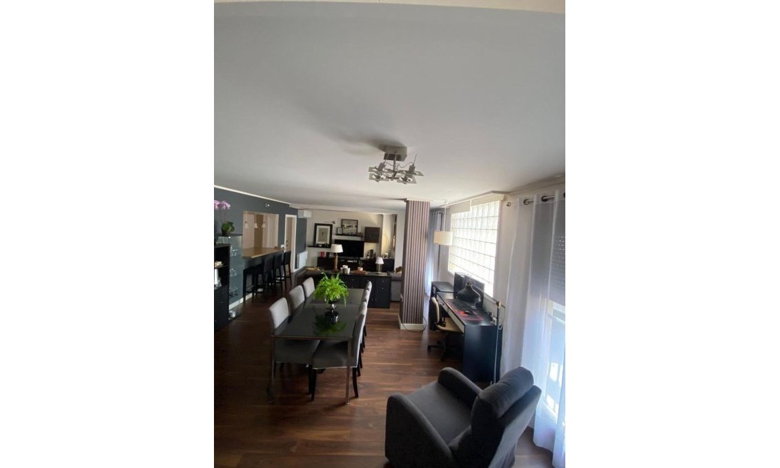 Wiederverkauf - Villa -
Torrevieja - Centro - Muelle Pesquero