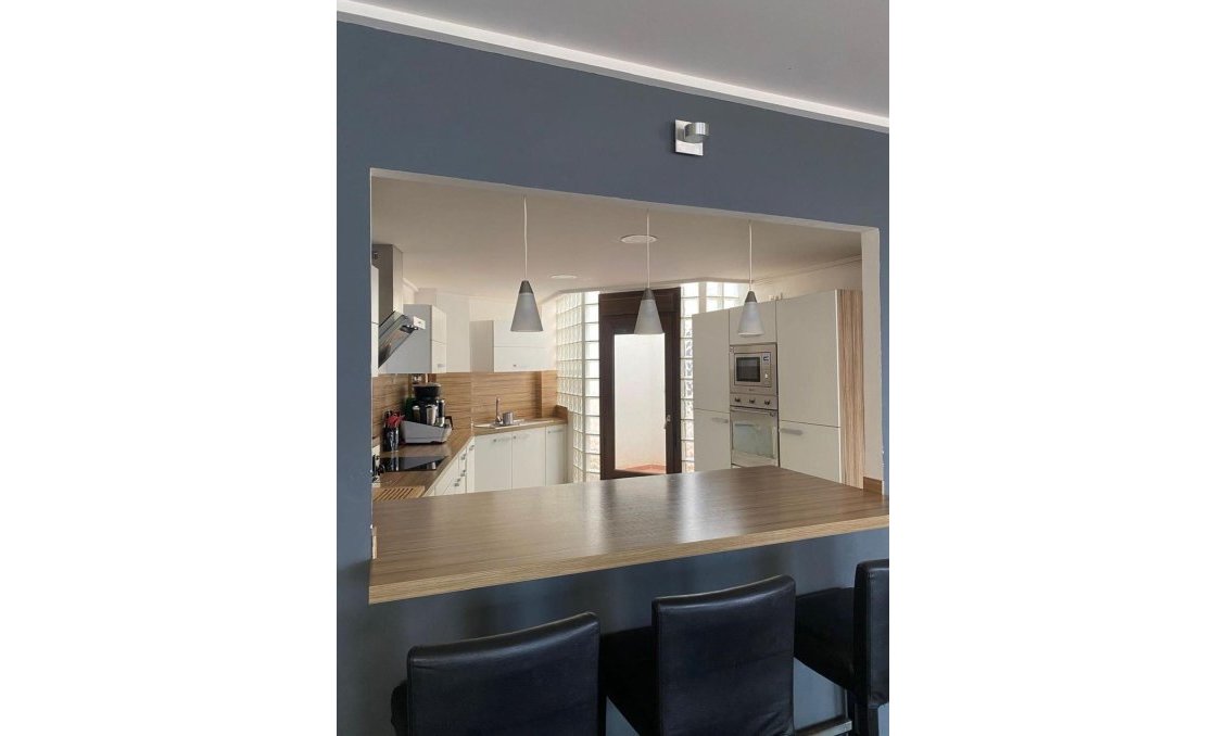 Wiederverkauf - Villa -
Torrevieja - Centro - Muelle Pesquero