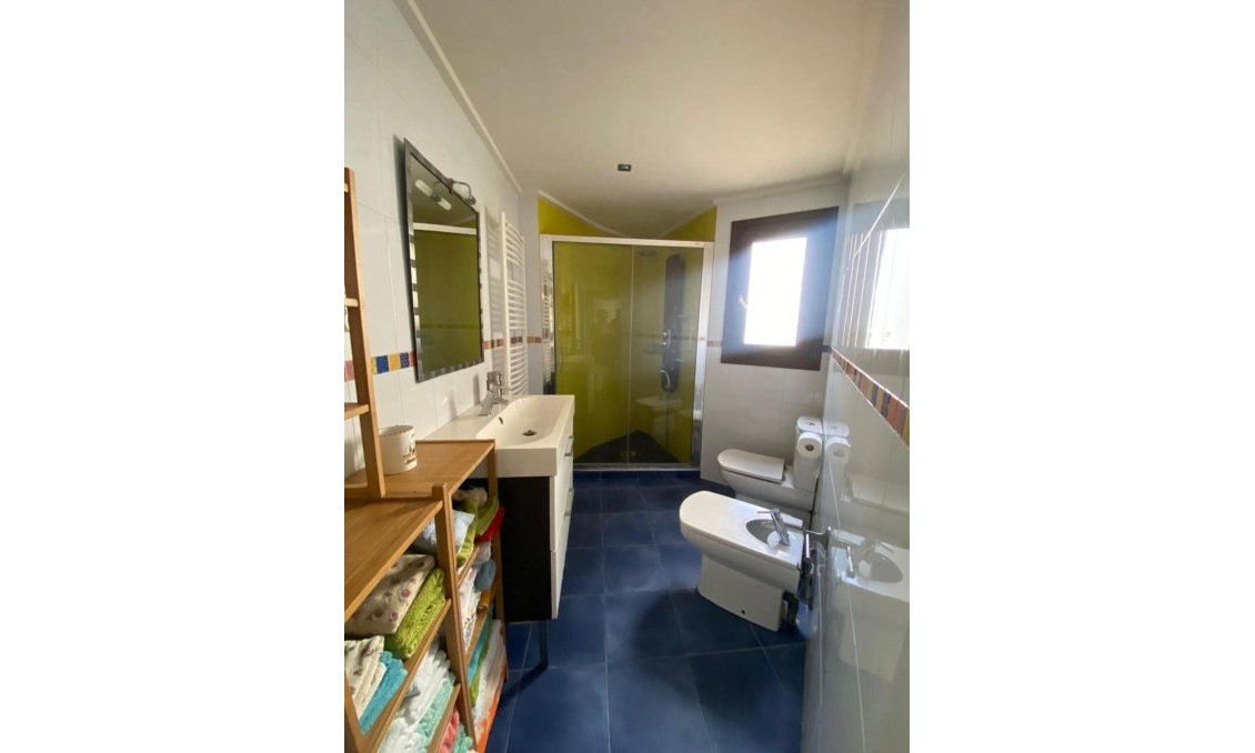 Wiederverkauf - Villa -
Torrevieja - Centro - Muelle Pesquero