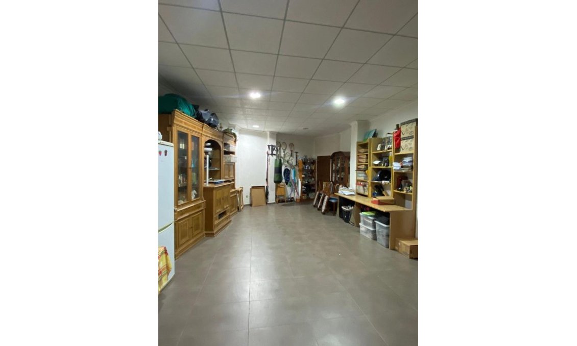 Wiederverkauf - Villa -
Torrevieja - Centro - Muelle Pesquero