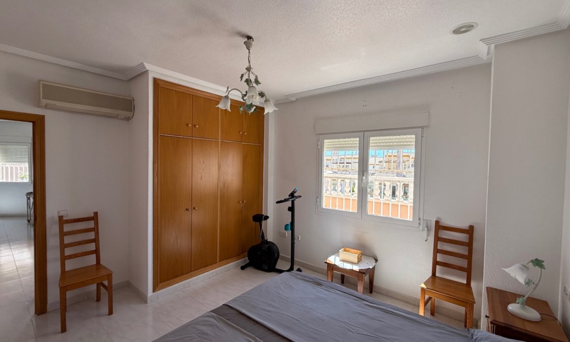 Revânzare - Vilă -
Orihuela Costa - Costa Blanca