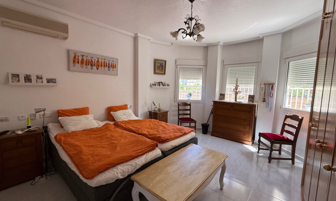 Revânzare - Vilă -
Orihuela Costa - Costa Blanca