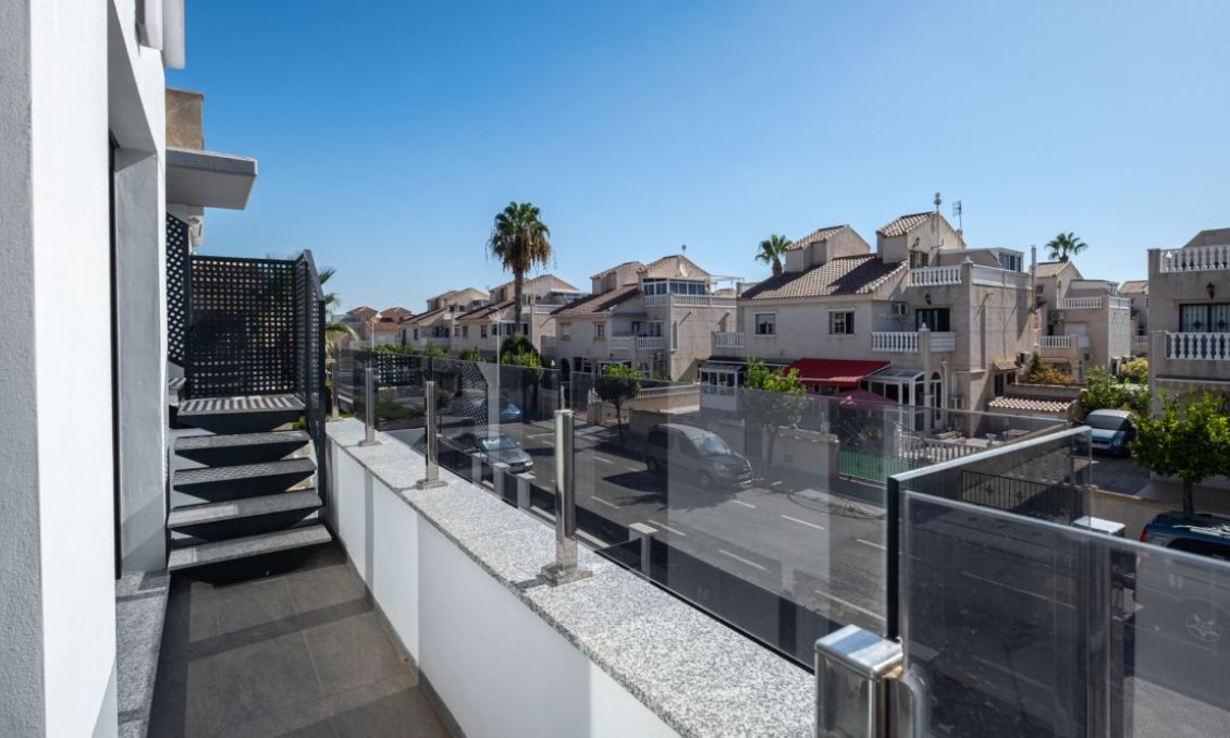 Wiederverkauf - Villa -
Torrevieja - Costa Blanca