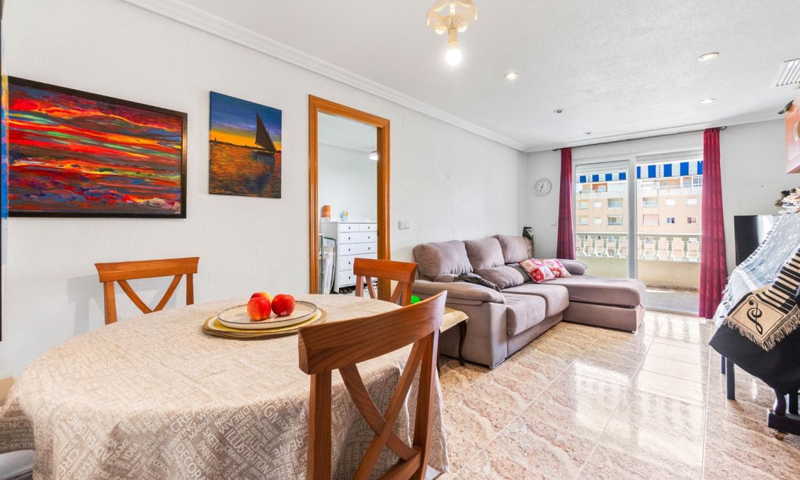 Resale - Apartment -
Torrevieja - Centro