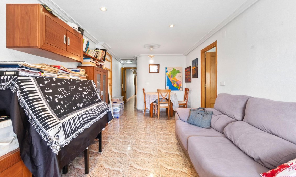 Resale - Apartment -
Torrevieja - Centro