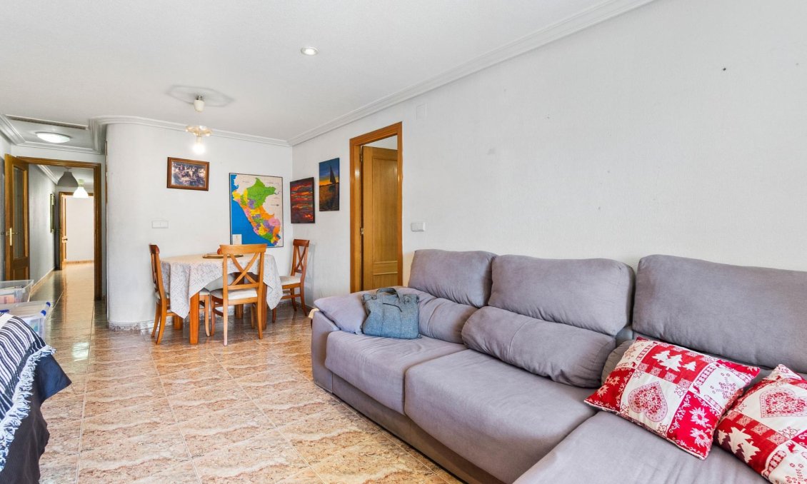 Resale - Apartment -
Torrevieja - Centro