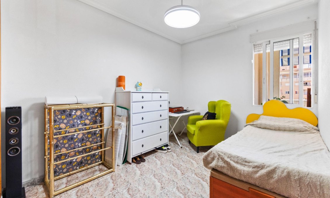 Resale - Apartment -
Torrevieja - Centro