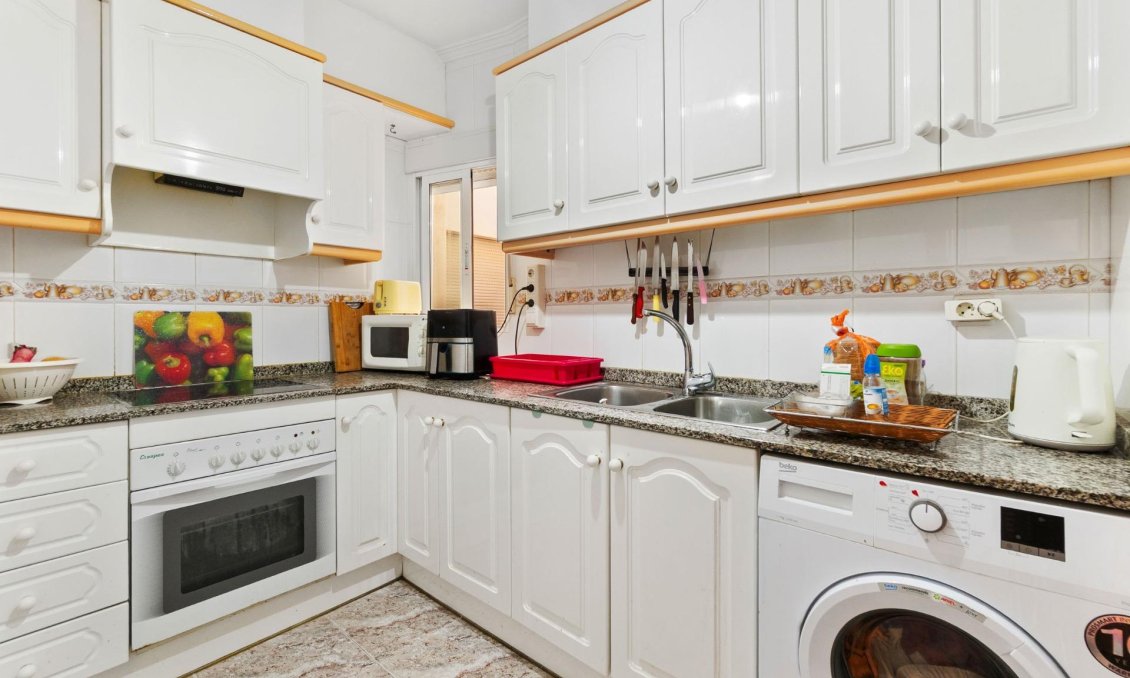 Resale - Apartment -
Torrevieja - Centro