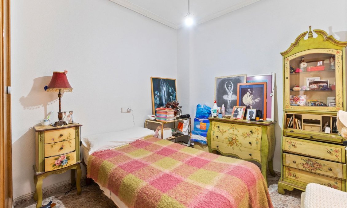 Resale - Apartment -
Torrevieja - Centro