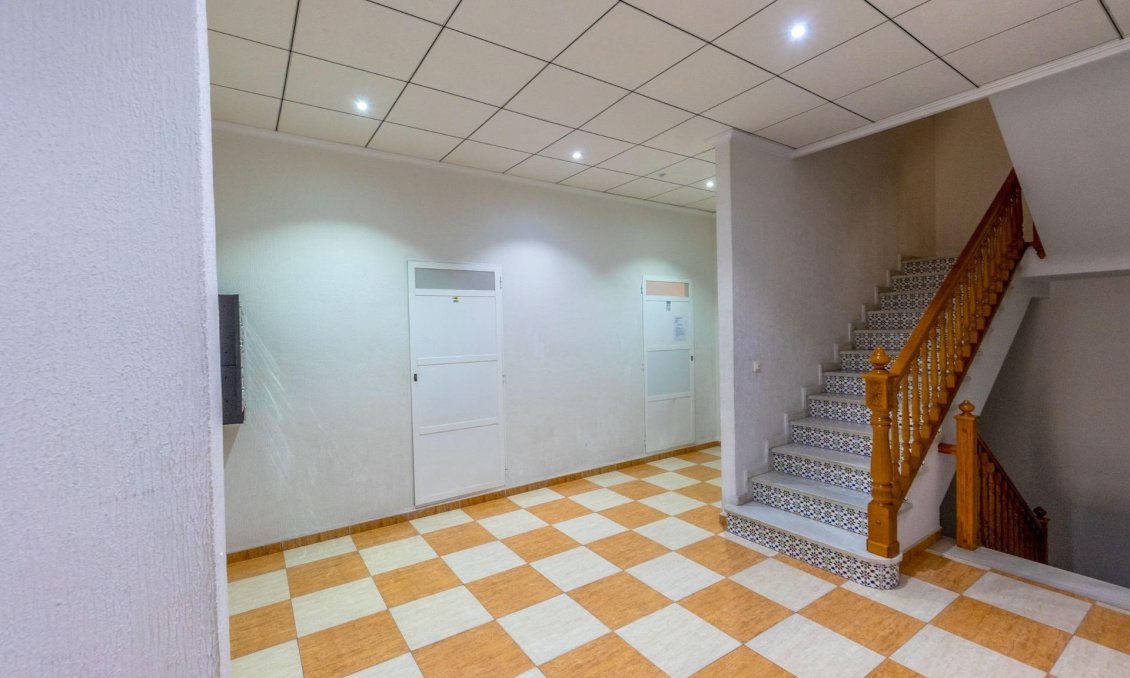 Resale - Apartment -
Torrevieja - Centro