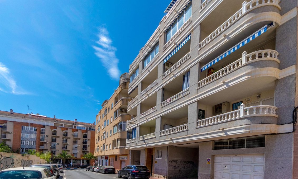 Resale - Apartment -
Torrevieja - Centro