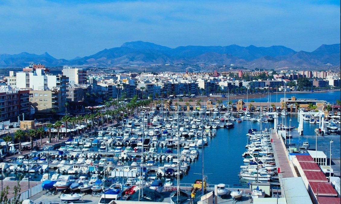 Neue Gebäude - Town House -
Fuente Álamo - La Pinilla