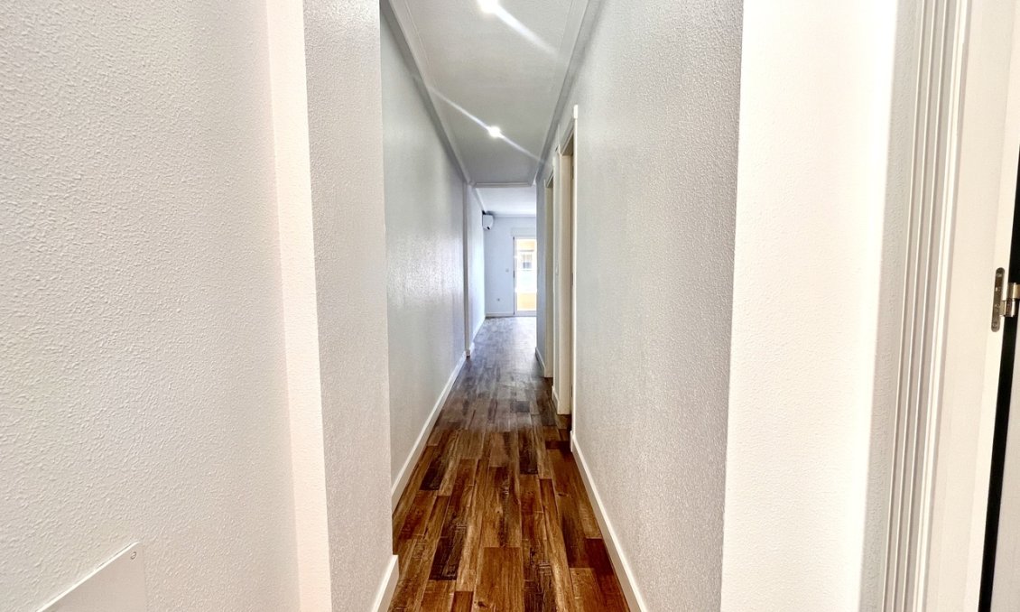 Wiederverkauf - Wohnung -
San Miguel de Salinas - Inland