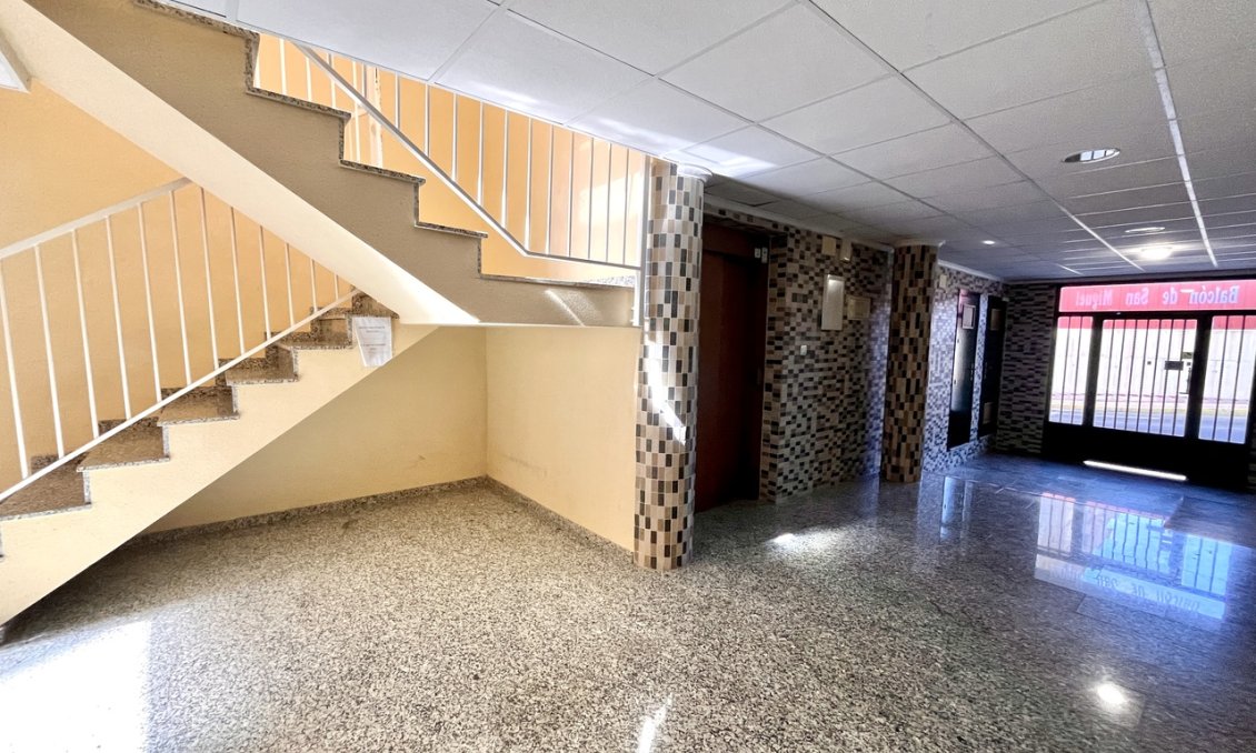 Wiederverkauf - Wohnung -
San Miguel de Salinas - Inland